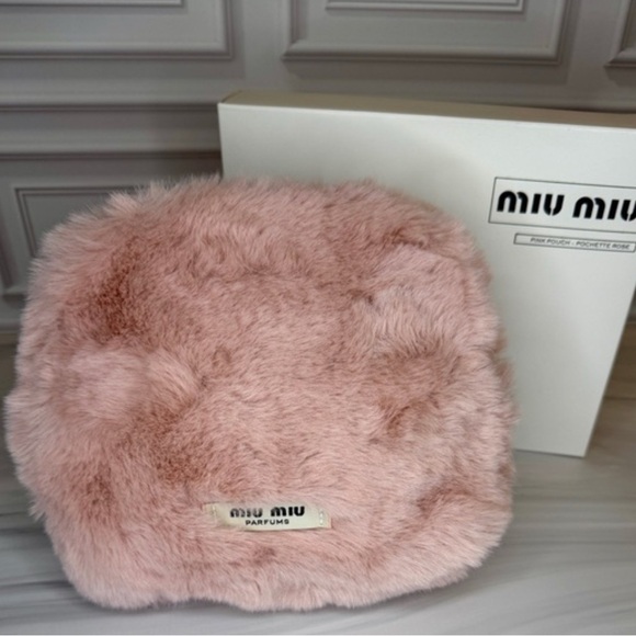 Miu Miu Parfums Collection Fluffy Furry Blush Pink Pochette Cosmetic Bag; NIB - Picture 3 of 4